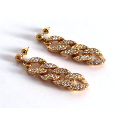 Get in the trend with these Cuban Link drop earrings. They are inlay with Rhinestones and made with 18k Gold and Silver plated. These drop earrings are not heavy on the ear.    Pair with our famous Cuban Link Necklace and Bracelet.