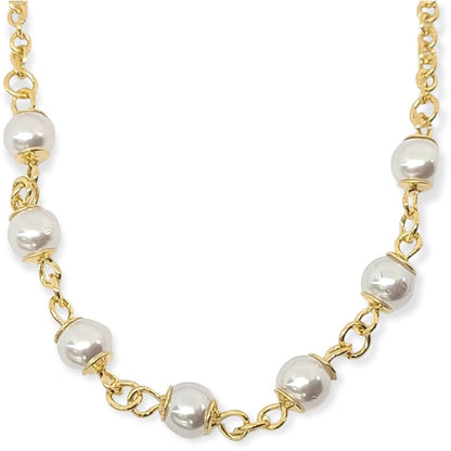 Trust us, you won’t be disappointed with our fantastic pearls necklace. This beauty features gorgeous cultured freshwater pearls in elegant shade of white, accentuated by a gleaming and complimentary Rolo link chain that can be worn for day or for evening.  -3mm Chain and 6mm Pearls  -Chain size 18 inches  -Brazilian Gold-Filled  -Hypoallergenic and Nickel Free   